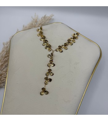 Colar formato em flor